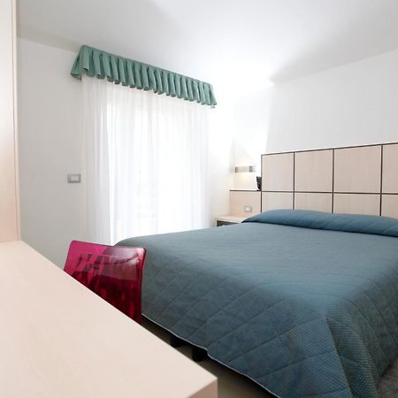 Hotel Miorelli Torbole Sul Garda Екстер'єр фото