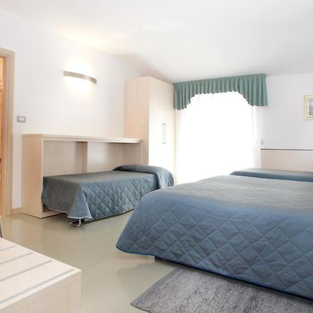 Hotel Miorelli Torbole Sul Garda Екстер'єр фото