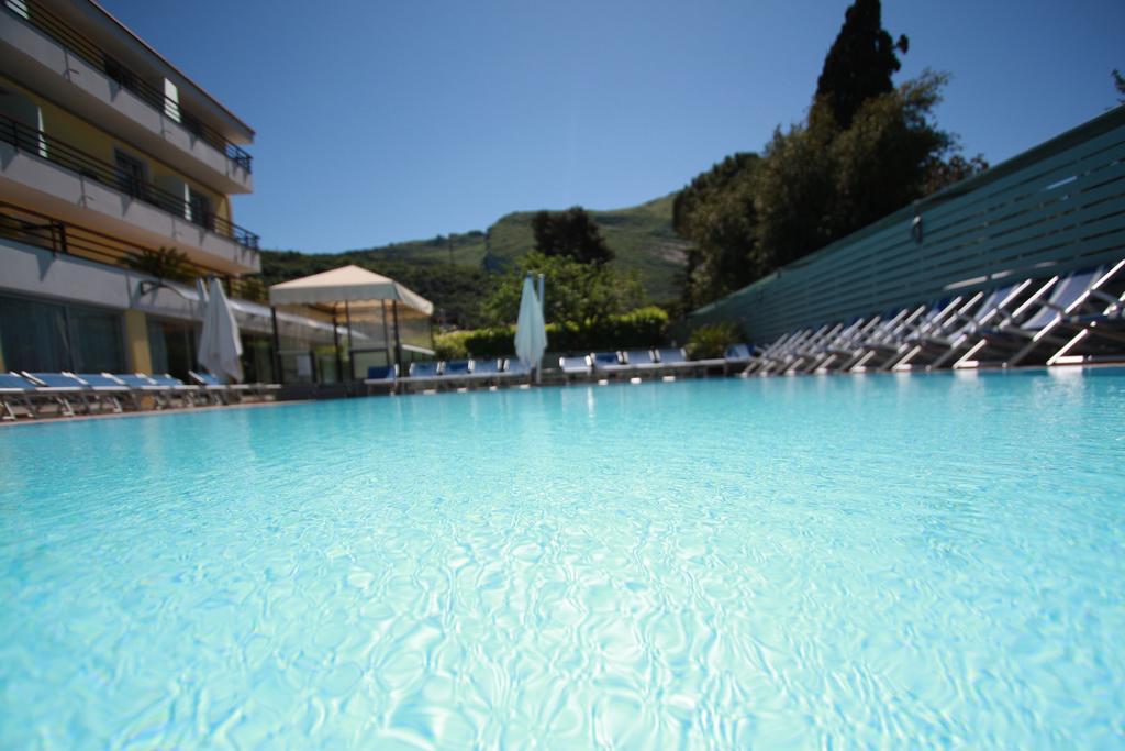 Hotel Miorelli Torbole Sul Garda Екстер'єр фото