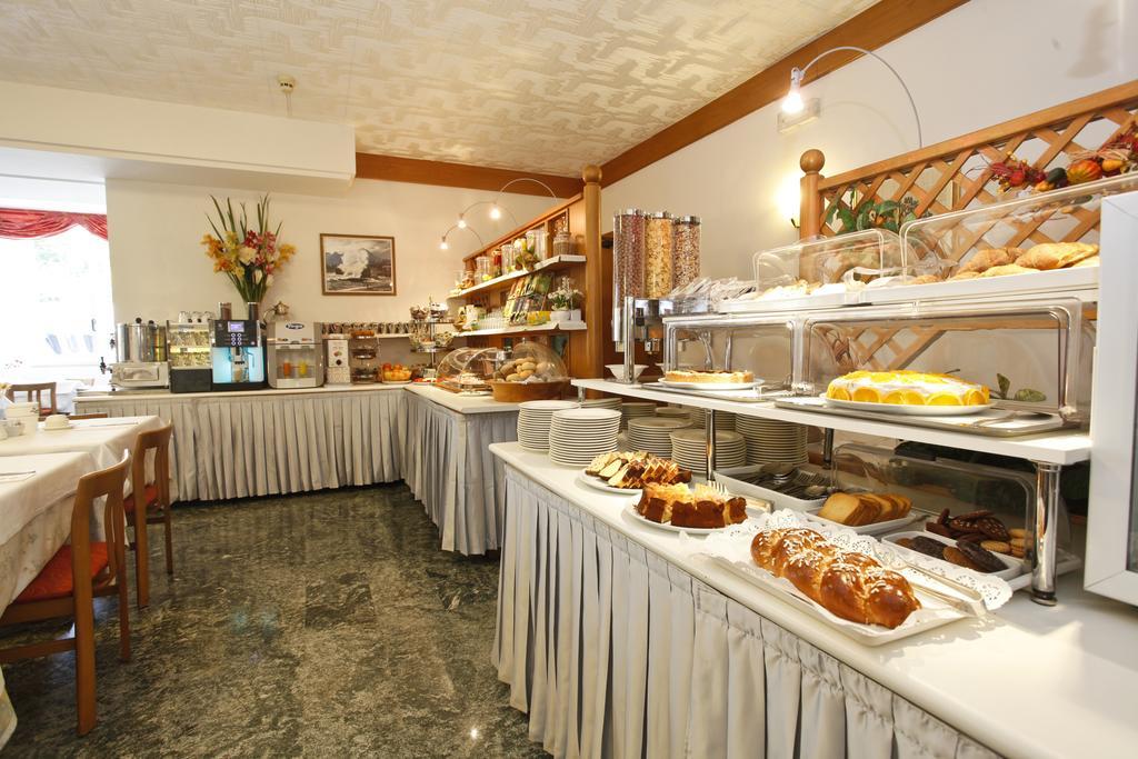 Hotel Miorelli Torbole Sul Garda Екстер'єр фото