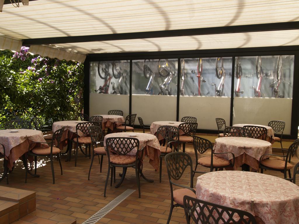 Hotel Miorelli Torbole Sul Garda Екстер'єр фото