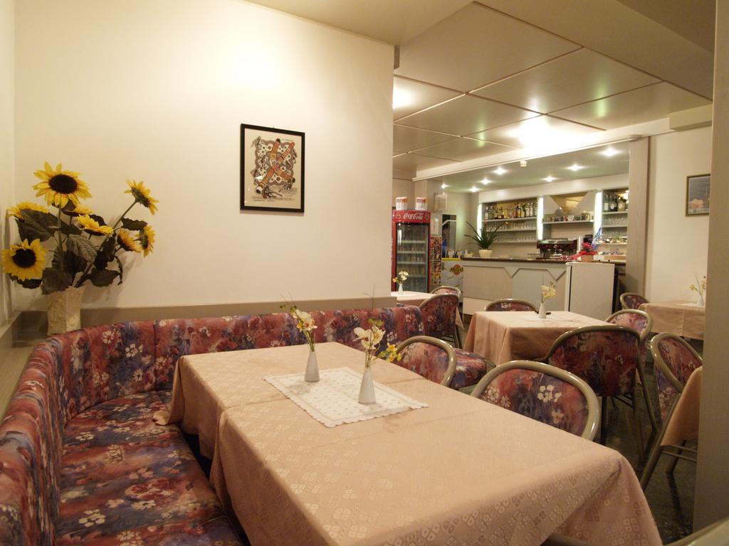 Hotel Miorelli Torbole Sul Garda Екстер'єр фото
