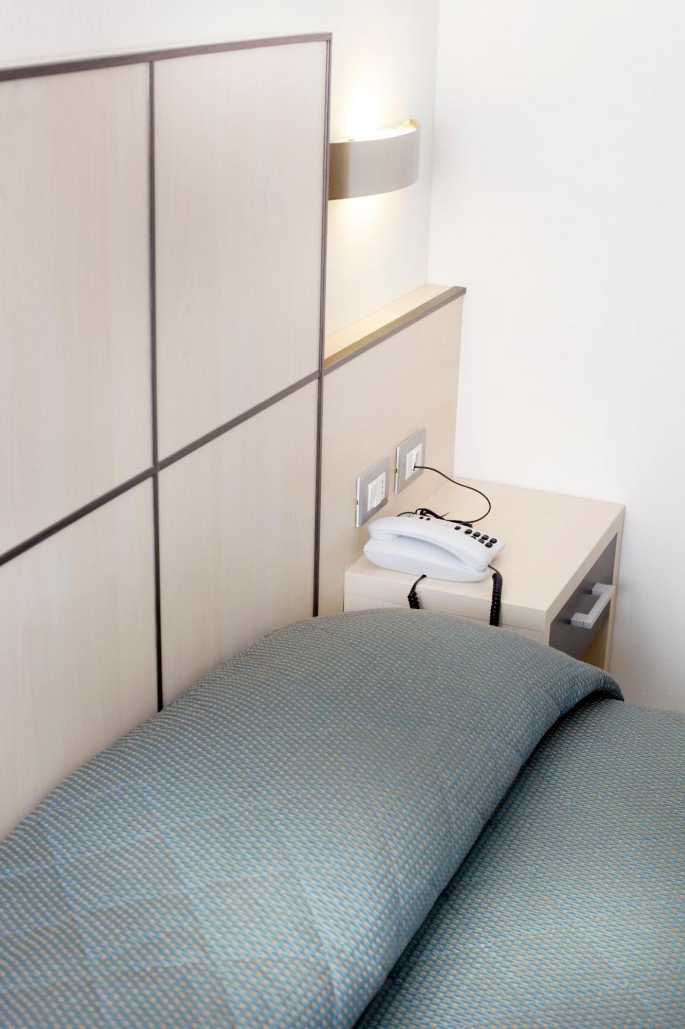 Hotel Miorelli Torbole Sul Garda Екстер'єр фото