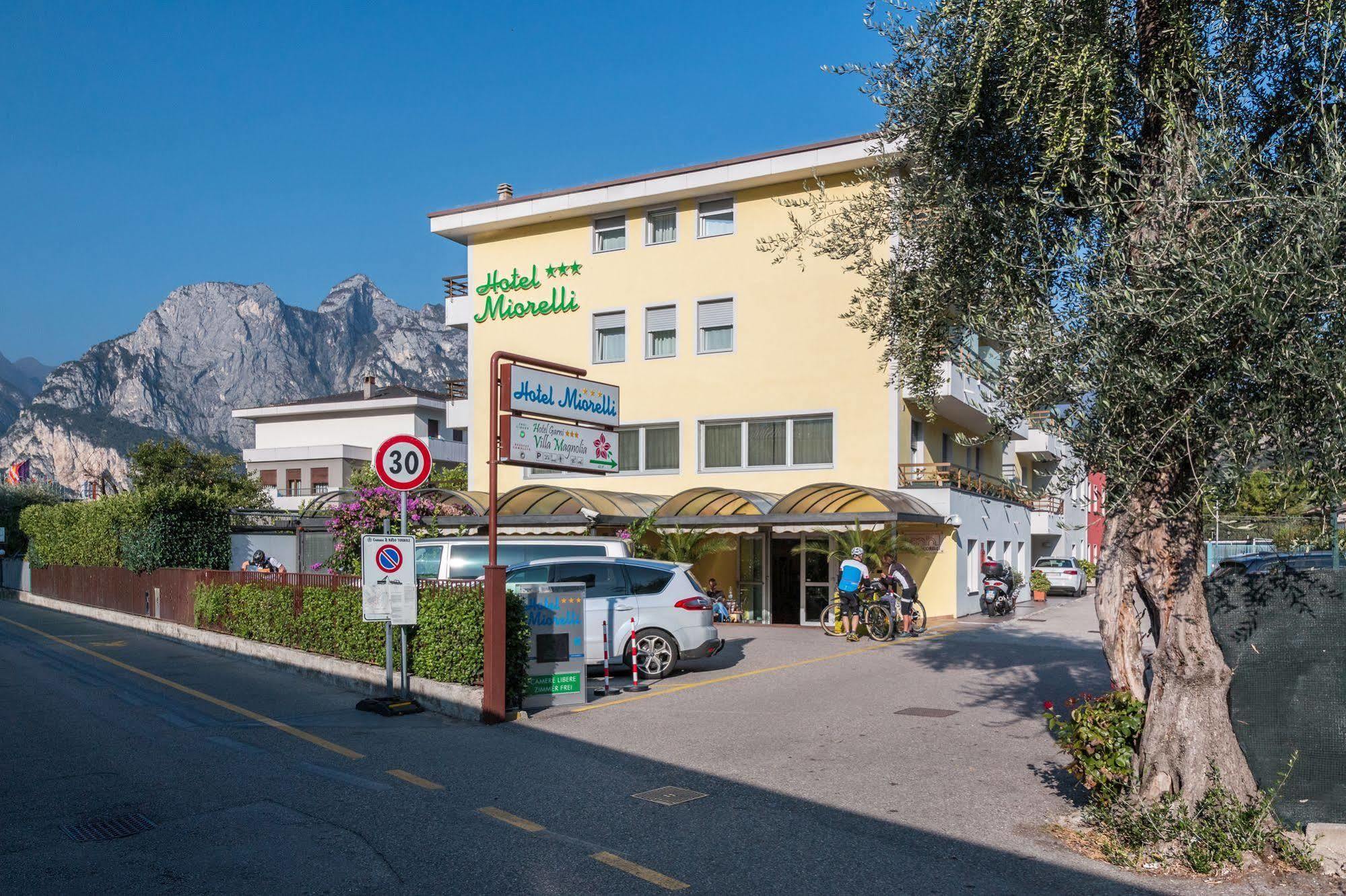 Hotel Miorelli Torbole Sul Garda Екстер'єр фото