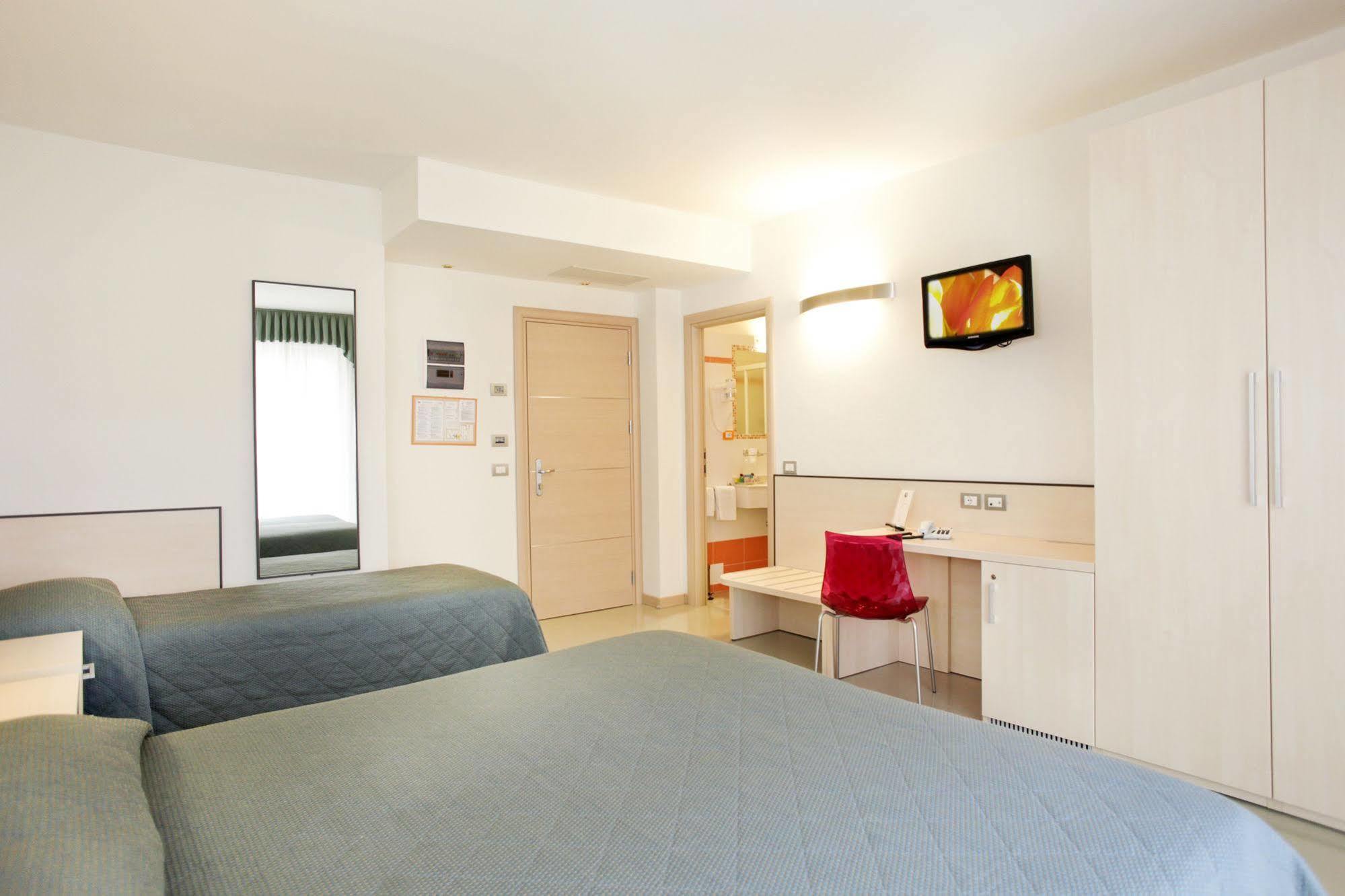 Hotel Miorelli Torbole Sul Garda Екстер'єр фото