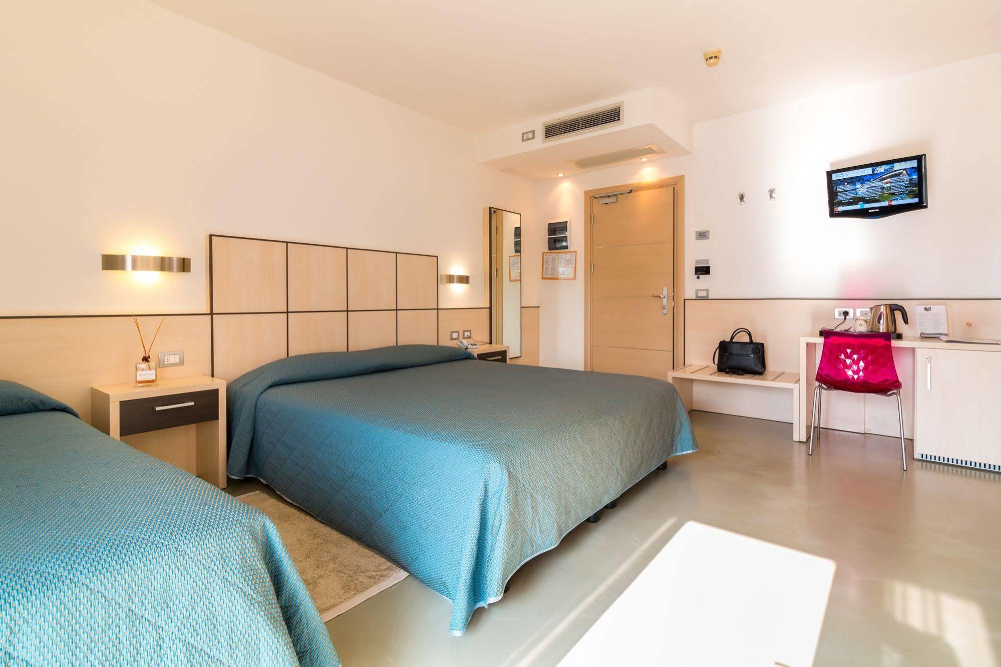 Hotel Miorelli Torbole Sul Garda Екстер'єр фото